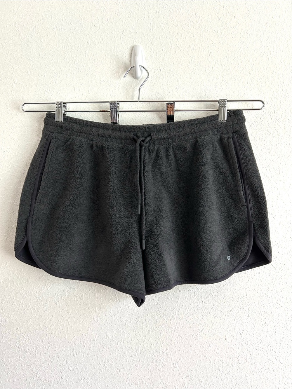 UGG Petria Sherpa Shorts Women's Size XL Gray Fleece Soft Elastic Waist Cozy